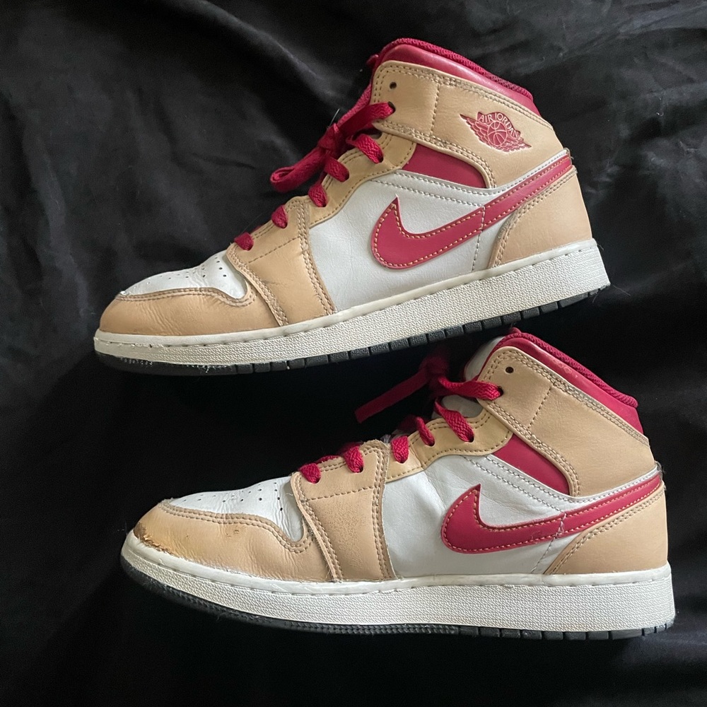 Jordan Mid 1 Light Curry Cardinal size 7 send me an offer.